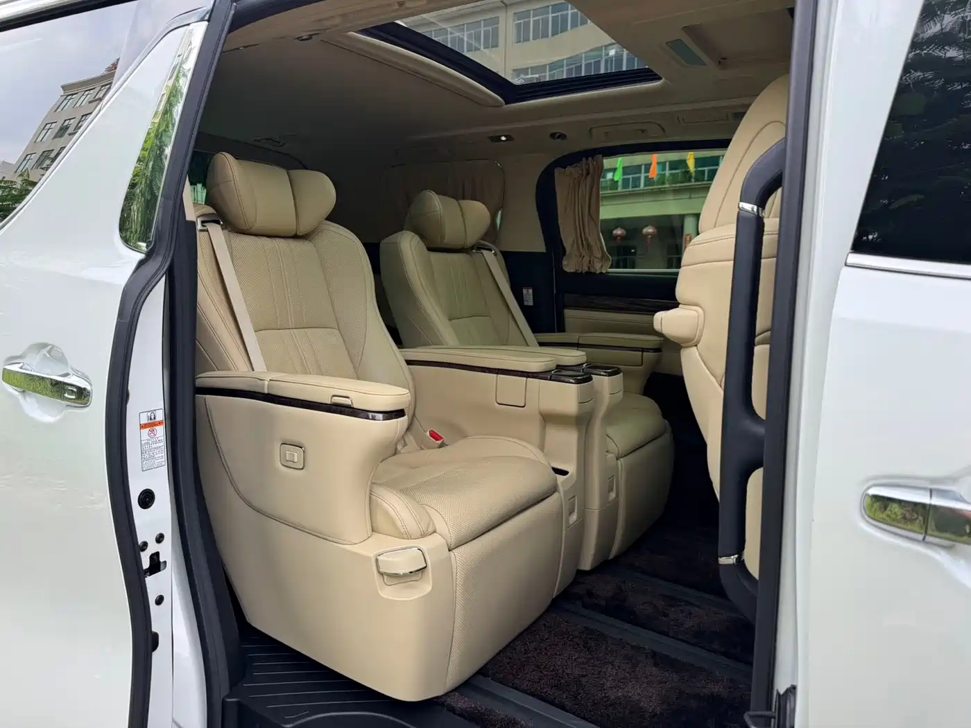 Фото 22 - Toyota Alphard