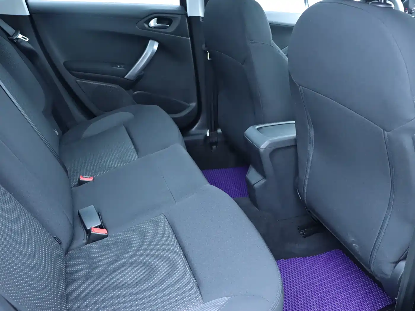 Peugeot 2008 2014 1.6L Automatic Fashion Edition фото 13