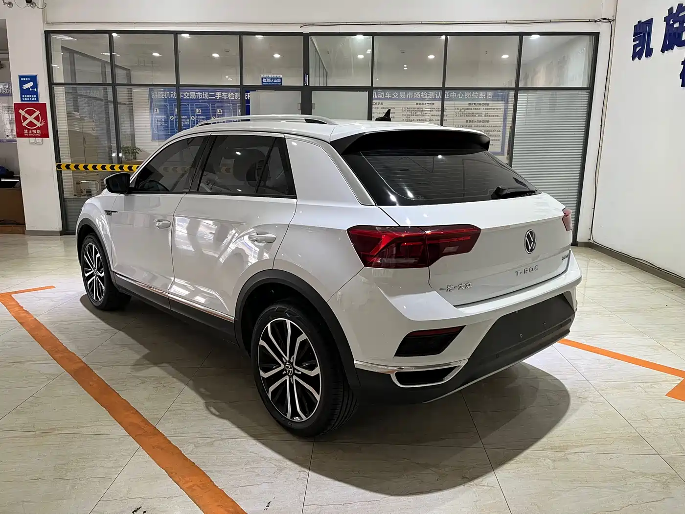 Volkswagen T-ROC 2022 280TSI DSG 2WD Comfort PLUS фото 6