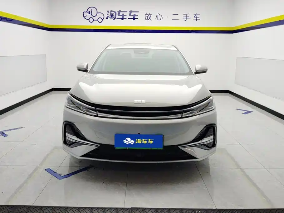 Geely Galaxy Galaxy A7 2025 2025 EM-i 70km Luxury Edition