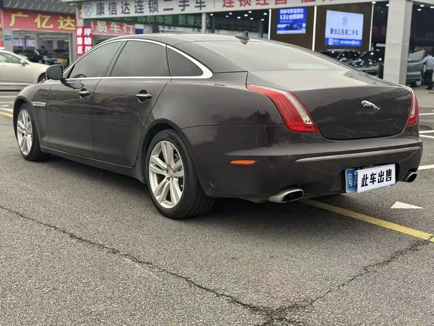 Jaguar XJ 2015 XJL 3.0 SC 4WD Flagship Business Edition фото 8