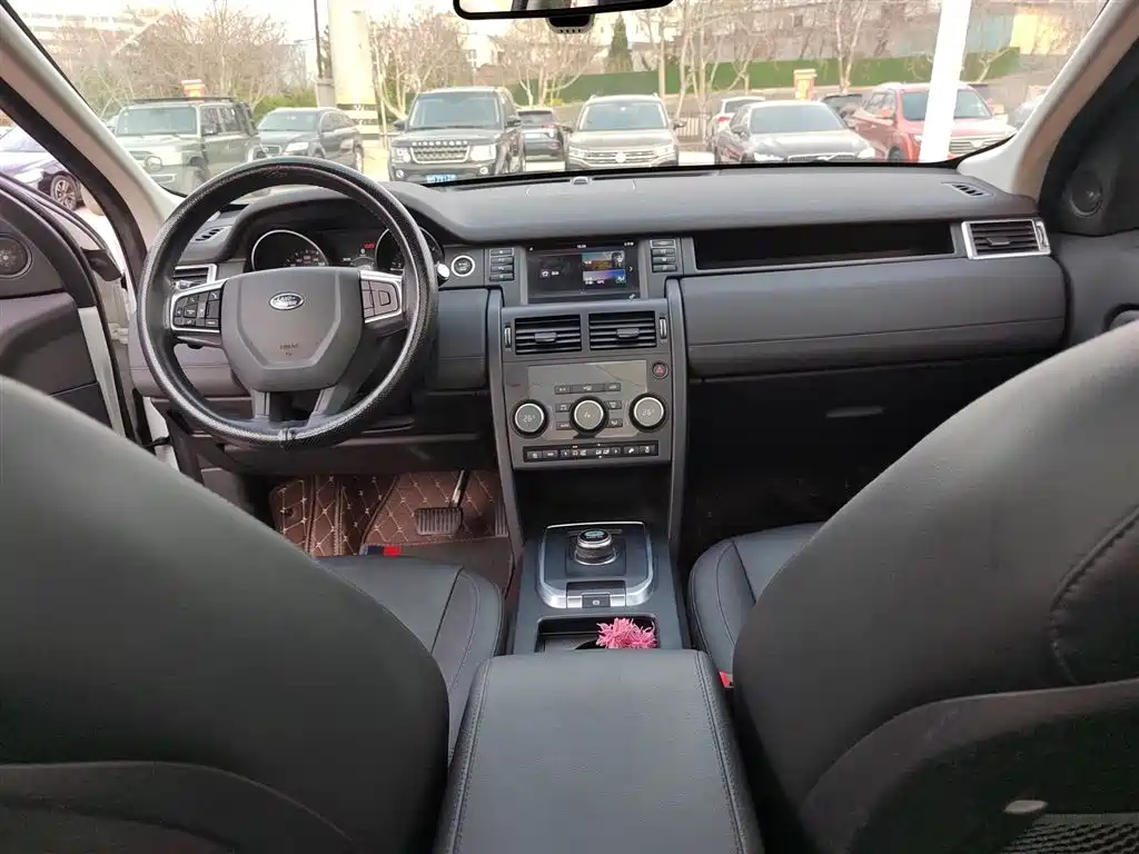 Land Rover Discovery Sport 2018 240PS PURE Edition фото 10