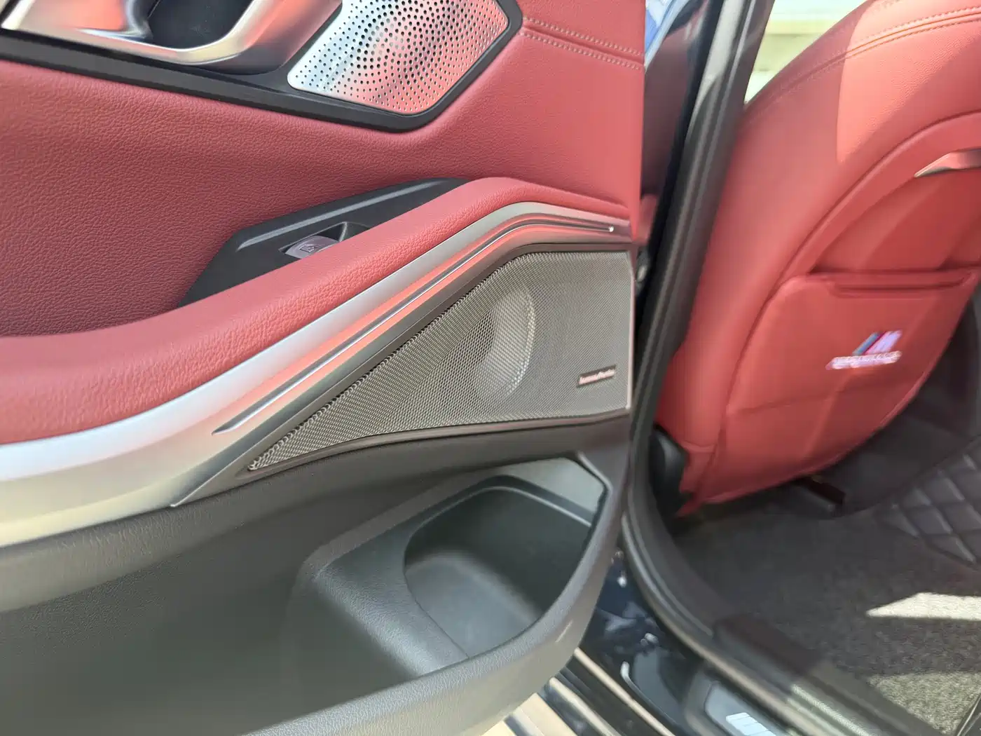 BMW 3 Series 2025 330Li M Sport Night Edition фото 13