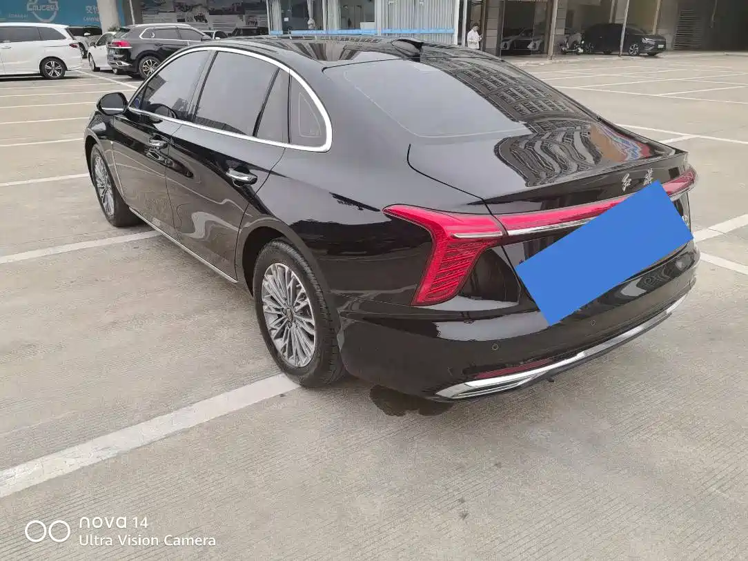 Hongqi H5 2024 1.5T DCT Smart Connect Flag Joy Edition фото 13
