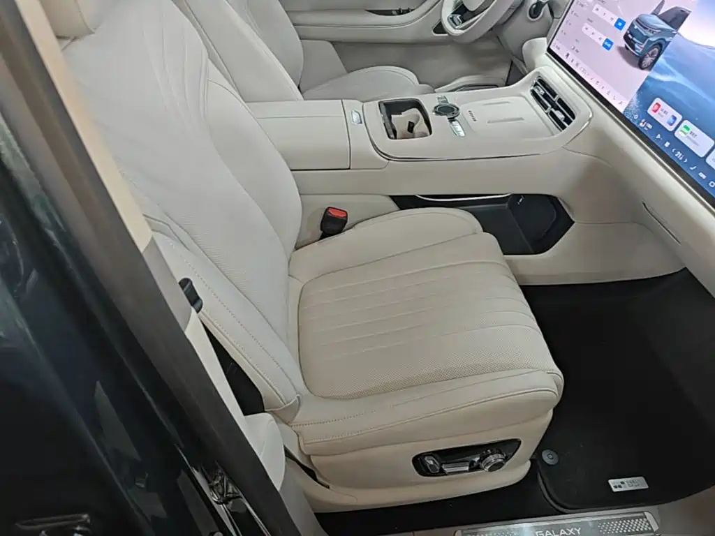 Geely Galaxy Galaxy M9 2025 2025 Model 230km 2WD Explorer+ Edition