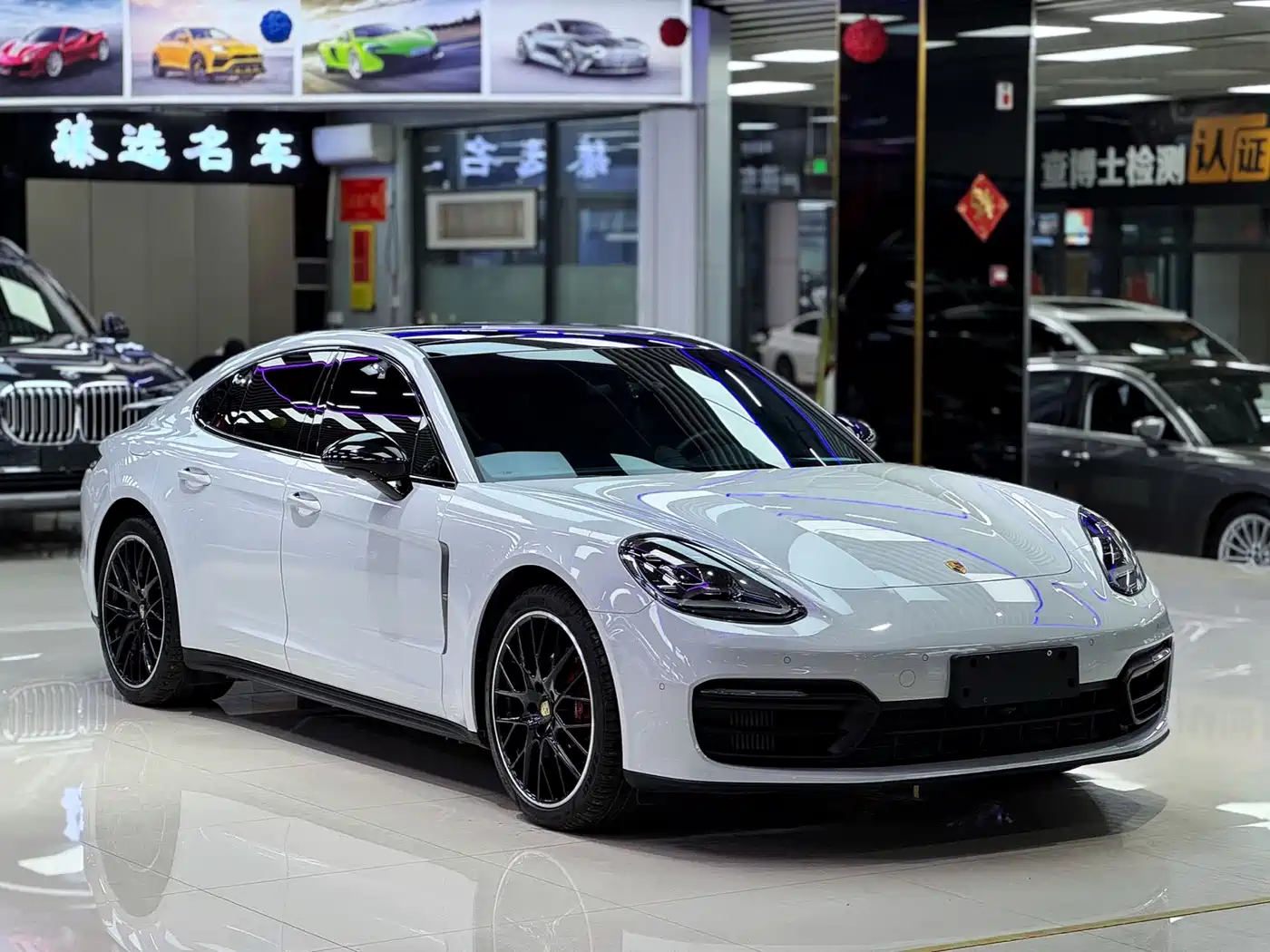 PORSCHE PANAMERA