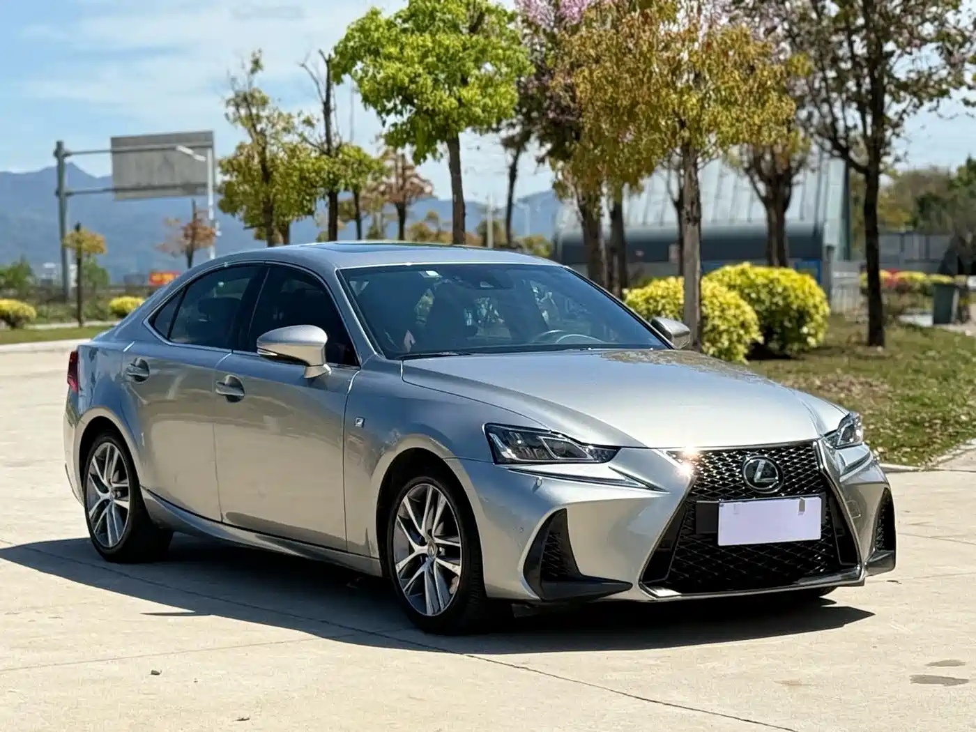 LEXUS IS