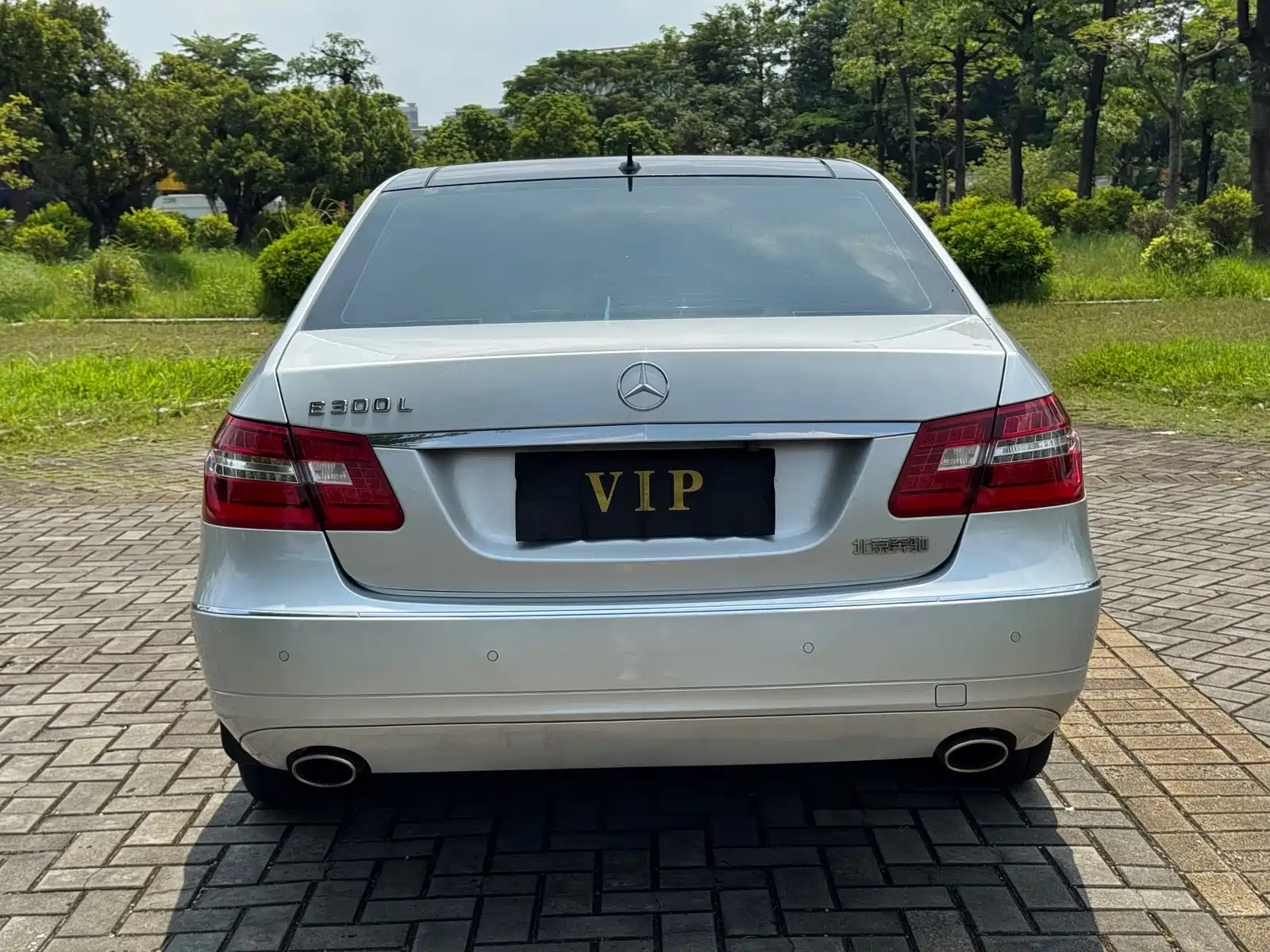 Фото 19 - Mercedes-Benz E-Class