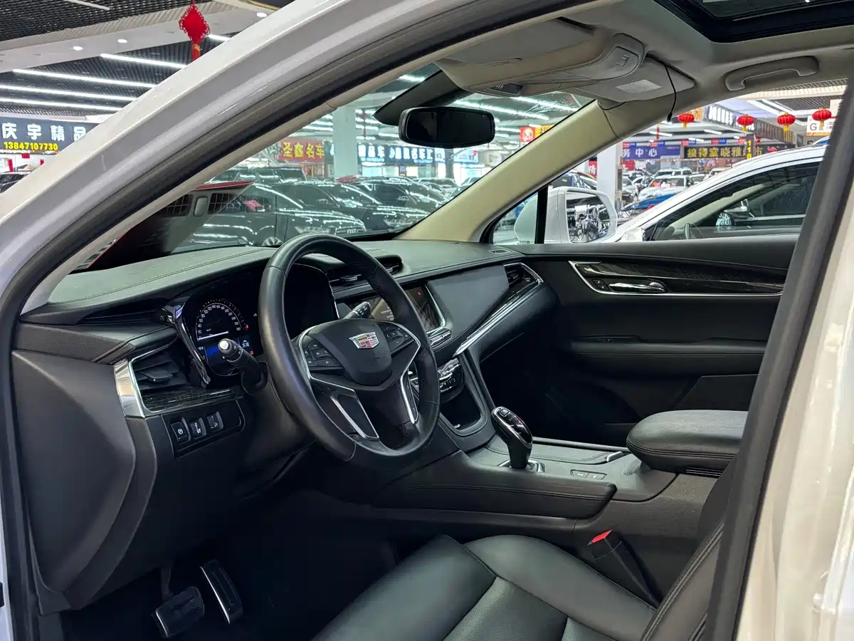 Cadillac XT5 2016 2016 25T Luxury Model