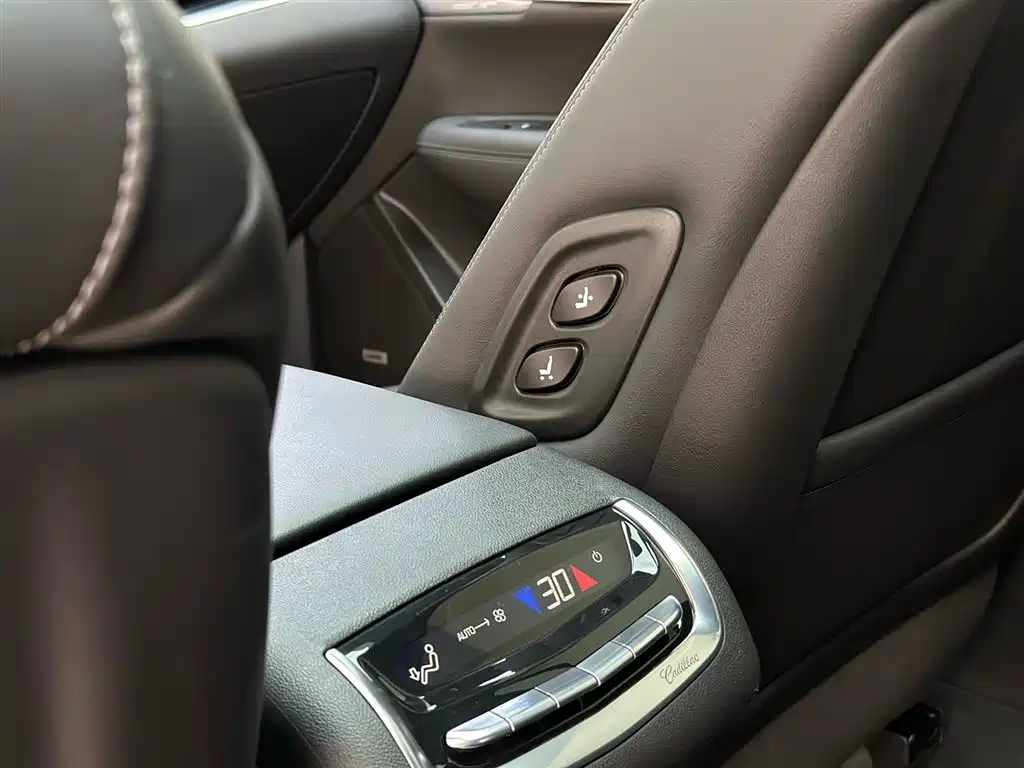 Cadillac XT6 2025 2.0T 6-Seater AWD Luxury Executive Classic фото 18
