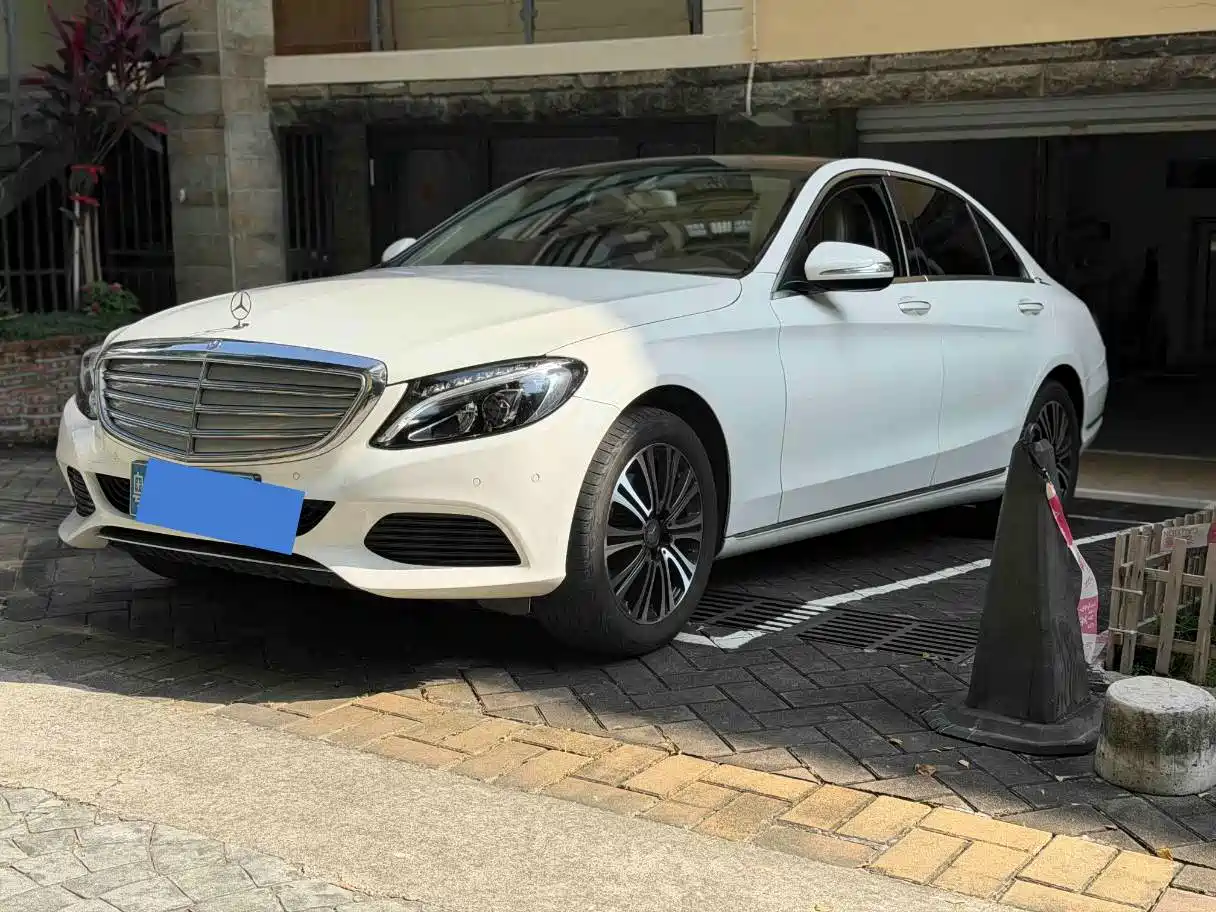 Фото 1 - Mercedes-Benz C-Class