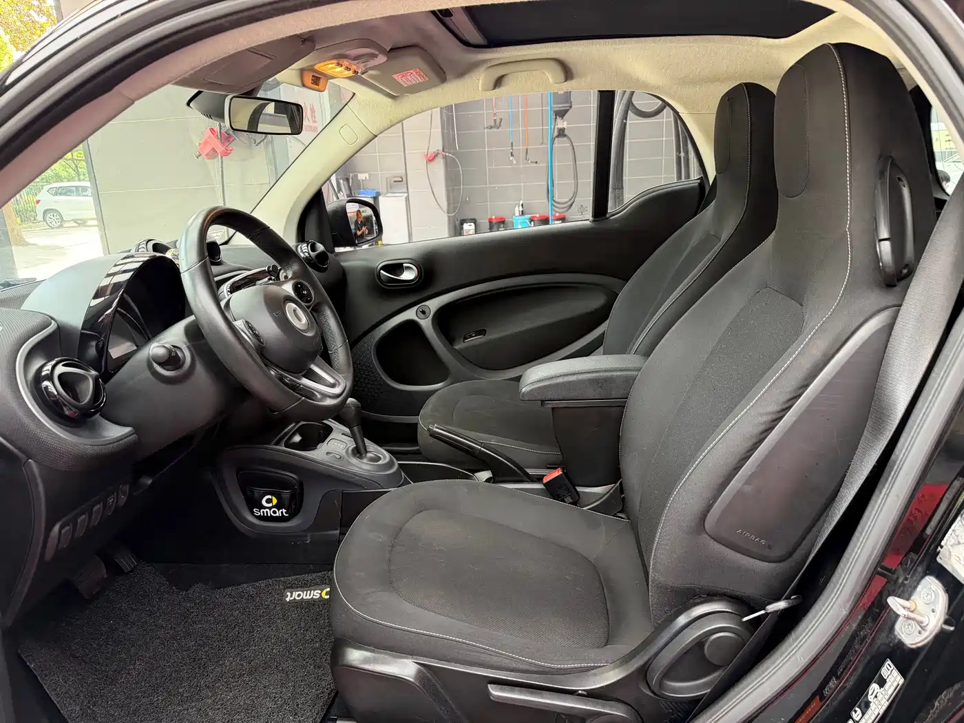 smart fortwo 2019 2019 0.9T 66kW Hardtop Wind Edition China VI
