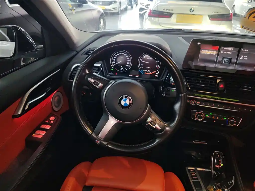 BMW 1 Series 2023 125i M Sport Shadow Edition фото 11