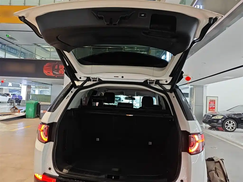 Land Rover Discovery Sport 2019 240PS SE Dynamic Edition China VI фото 19