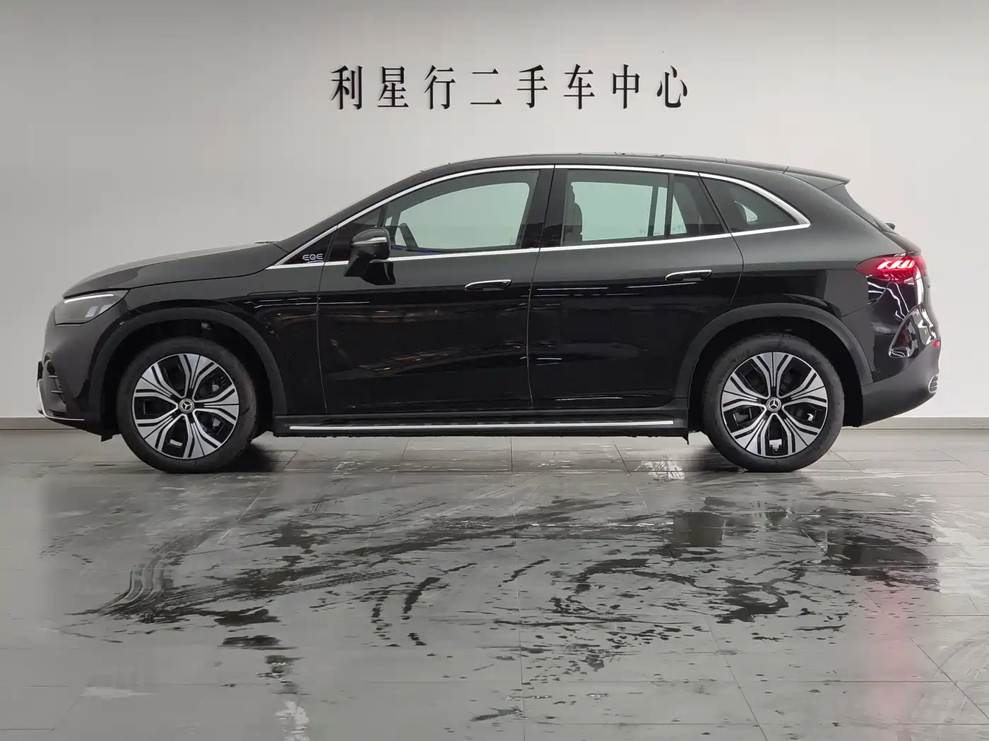 MERCEDES-BENZ EQE SUV