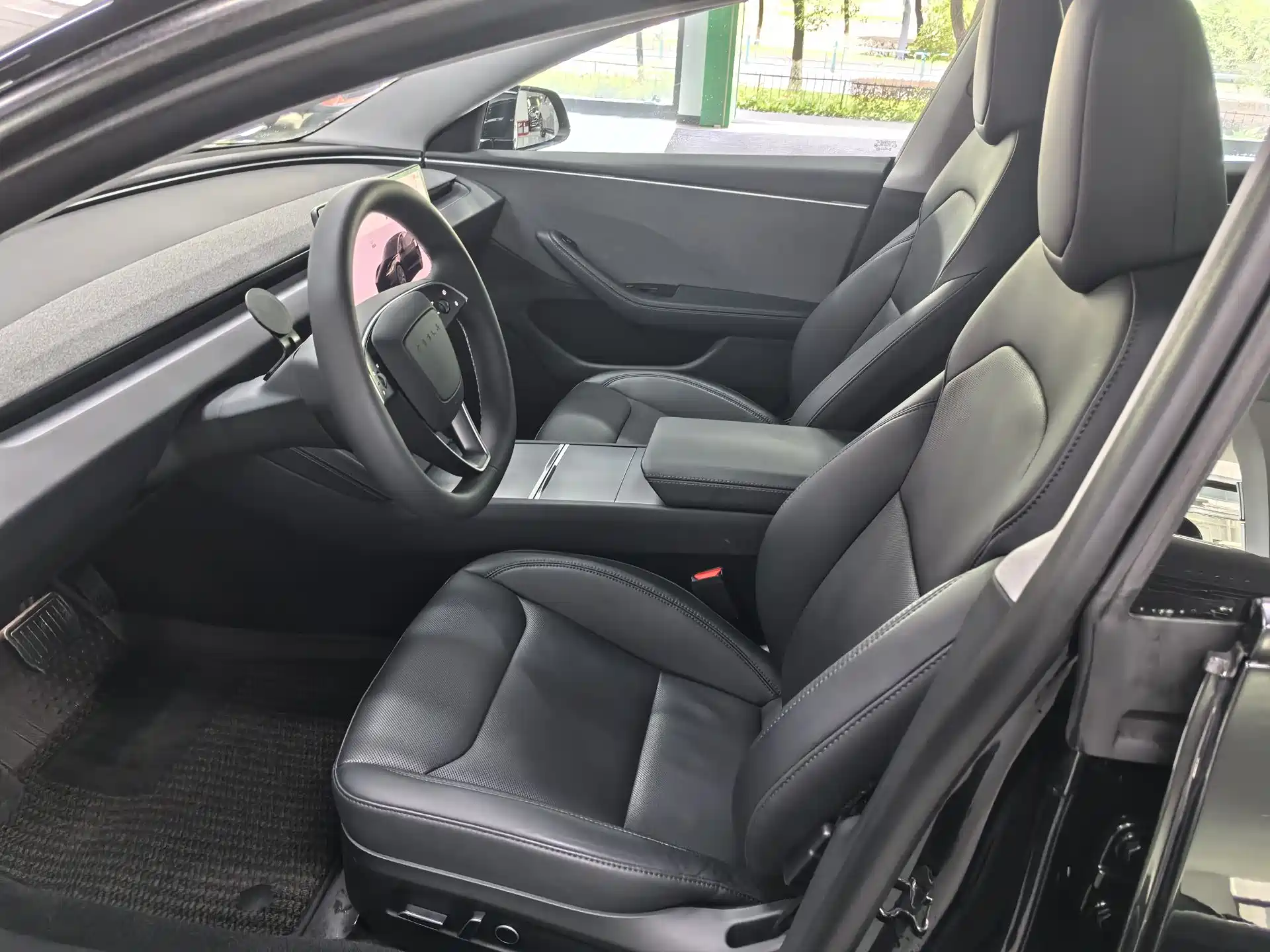 Фото 8 - Tesla Model 3