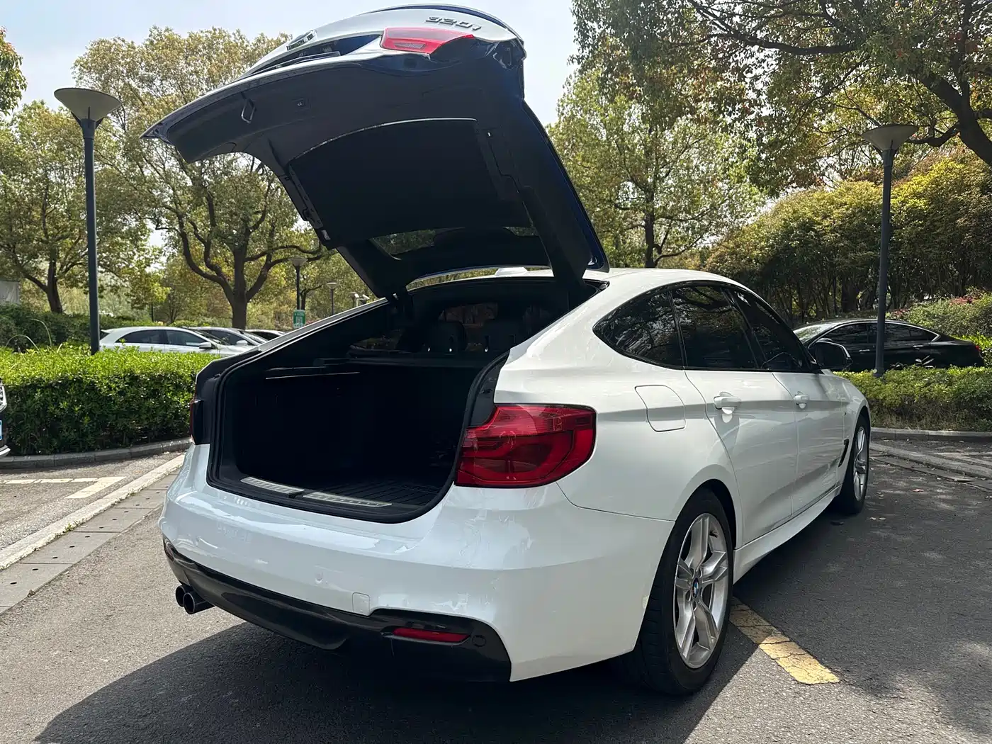 BMW 3 Series GT 2019 320i M Sport Model фото 31
