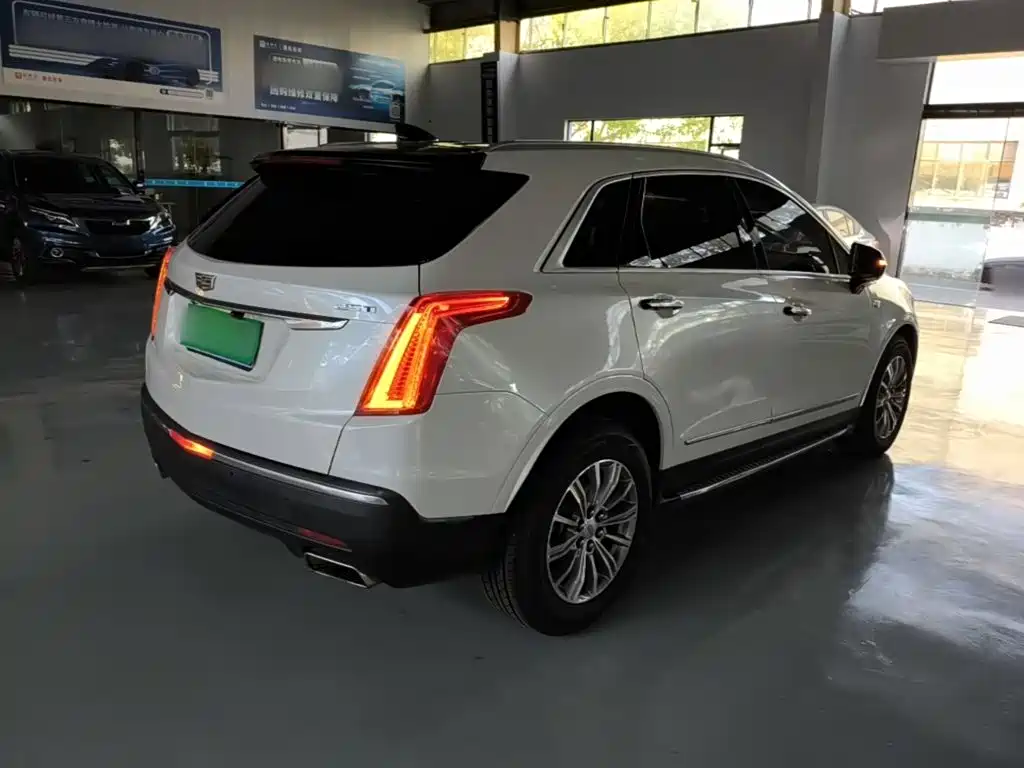 Cadillac XT5 2017 2016 25T Luxury Model