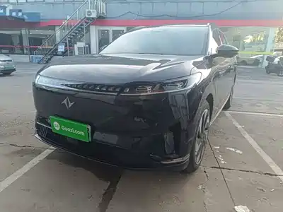 Dongfeng eπ008
