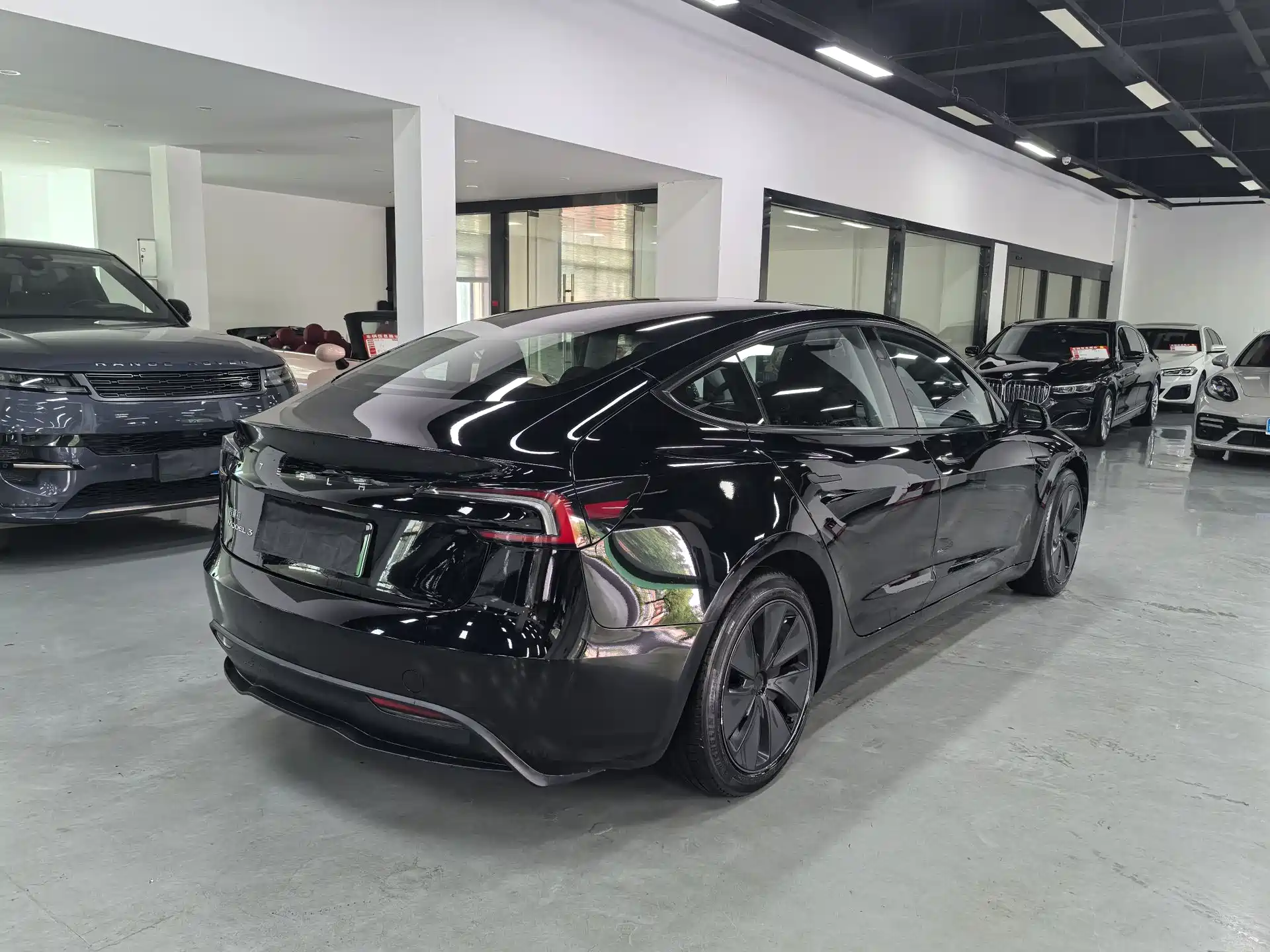 Фото 5 - Tesla Model 3