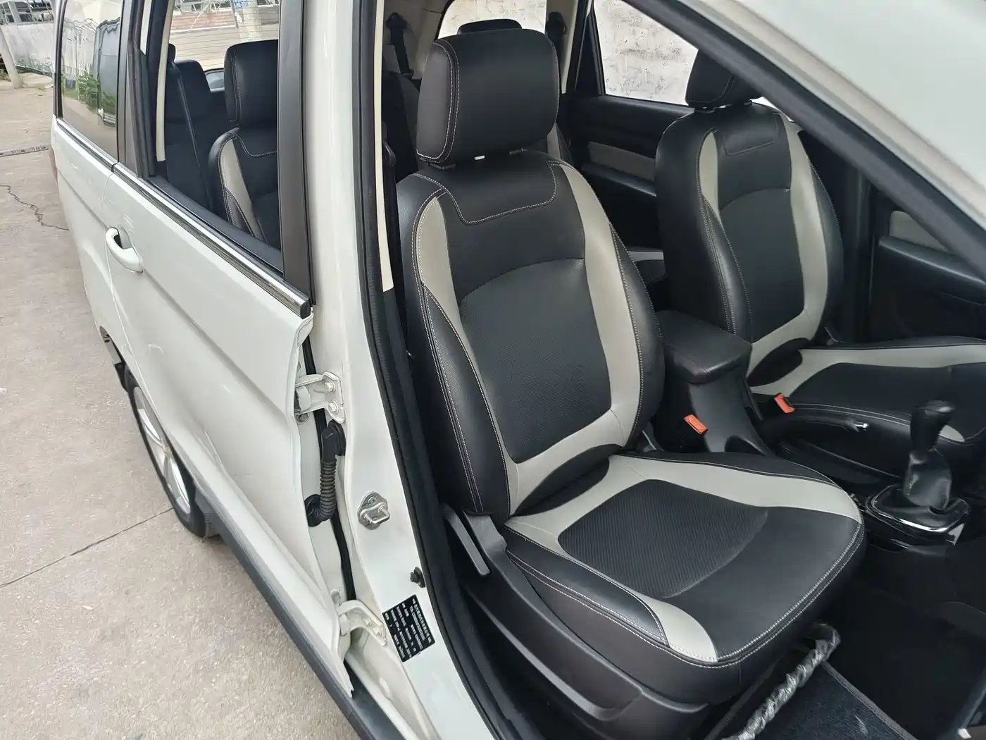 BAIC Huansu H3 2016 2015 1.5L Manual Luxury