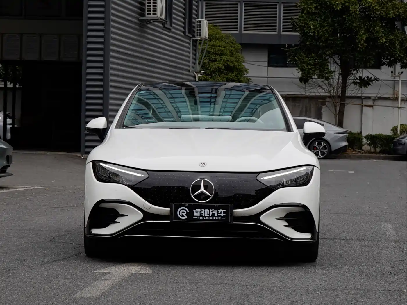 MERCEDES-BENZ EQE