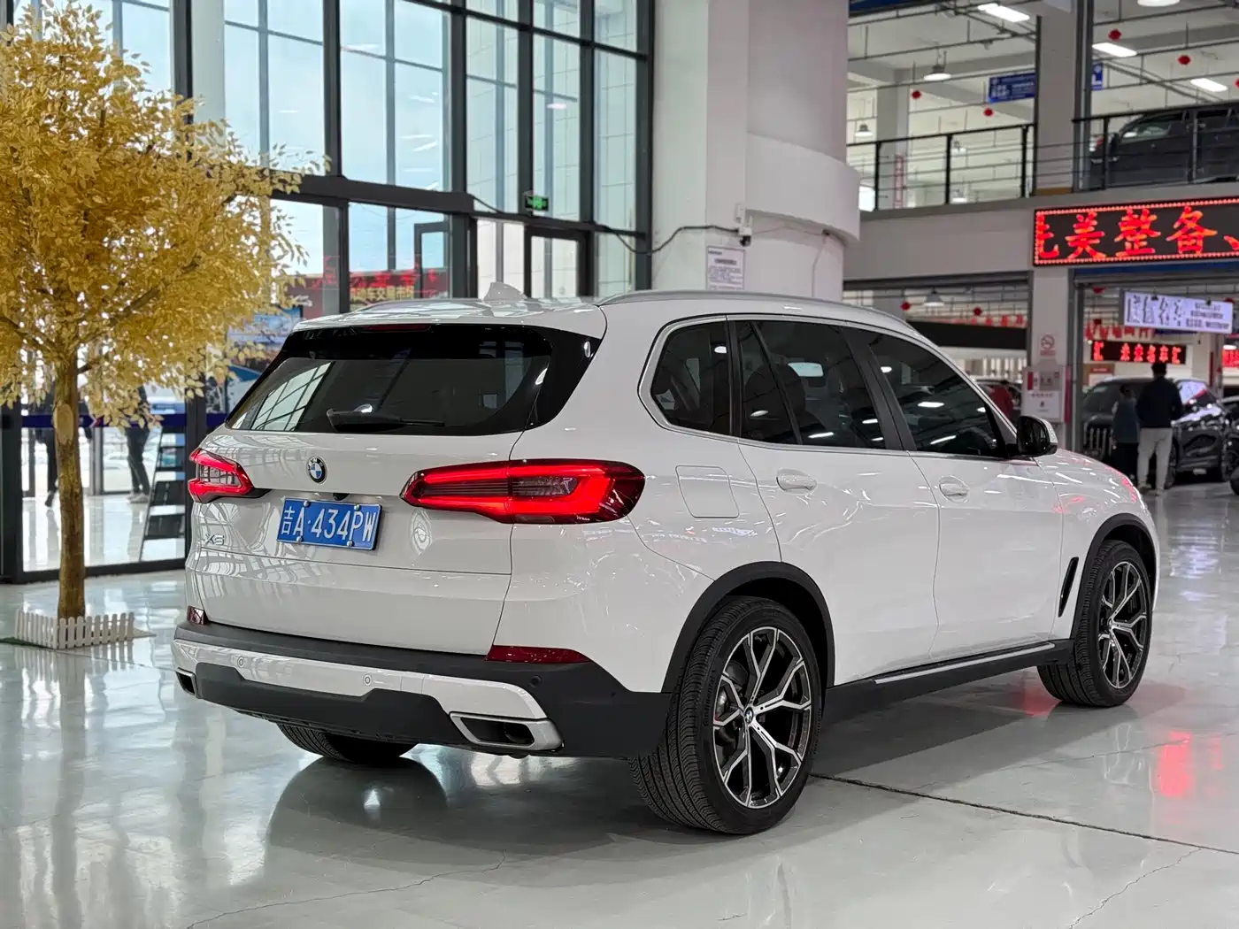 BMW X5 (Import) 2020 xDrive40i M Sport Package фото 7