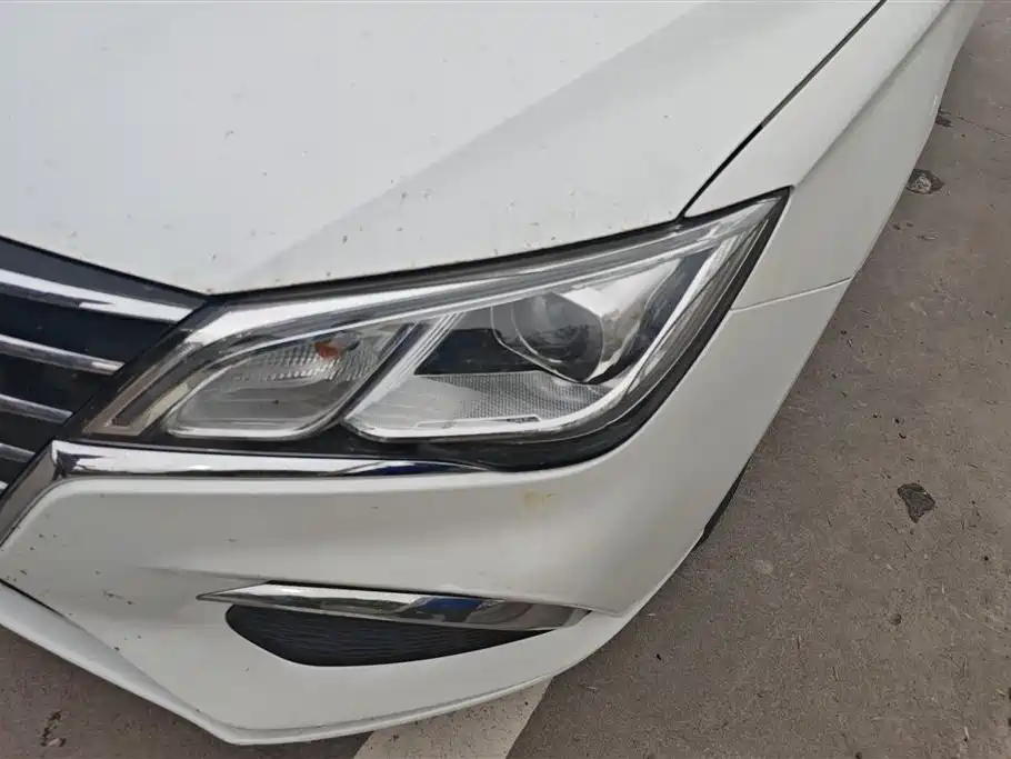 ROEWE EI5