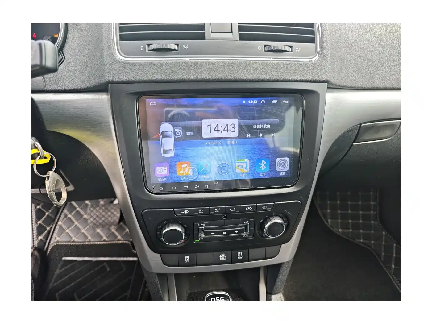 Škoda Yeti 2014 1.8TSI DSG Polar Edition фото 14