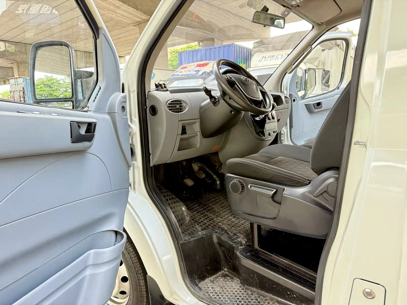 صورة 14 - Maxus Xintu V80