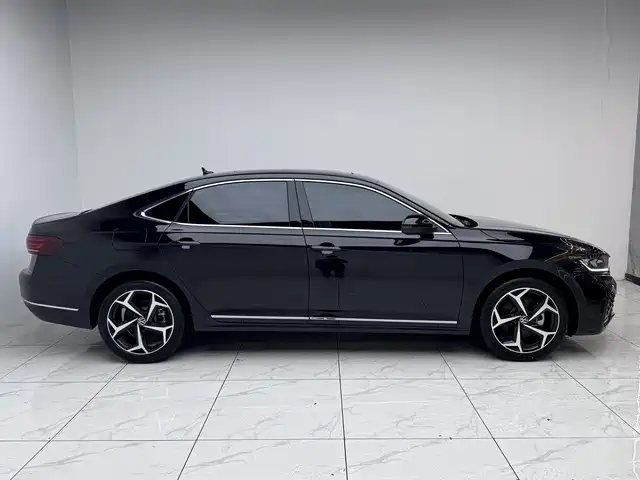Volkswagen Passat 2025 Outstanding 330TSI Starlight Elite Edition фото 6