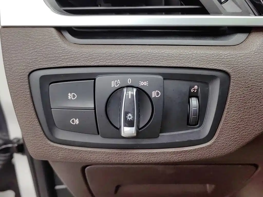 Фото 21 - BMW X1