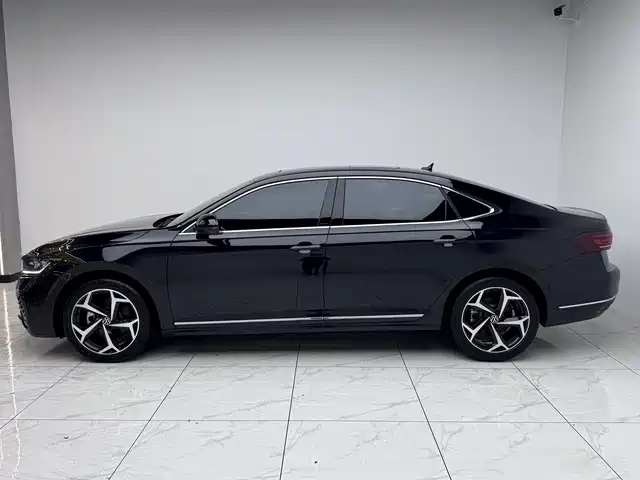 Volkswagen Passat 2025 Outstanding 330TSI Starlight Elite Edition фото 4