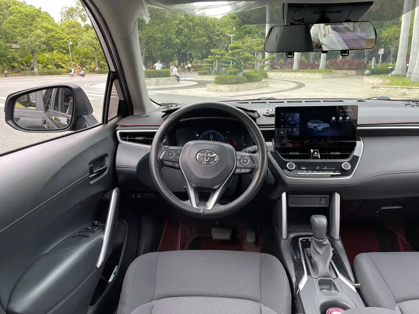 Toyota Frontlander 2024 2.0L CVT Luxury Edition фото 6
