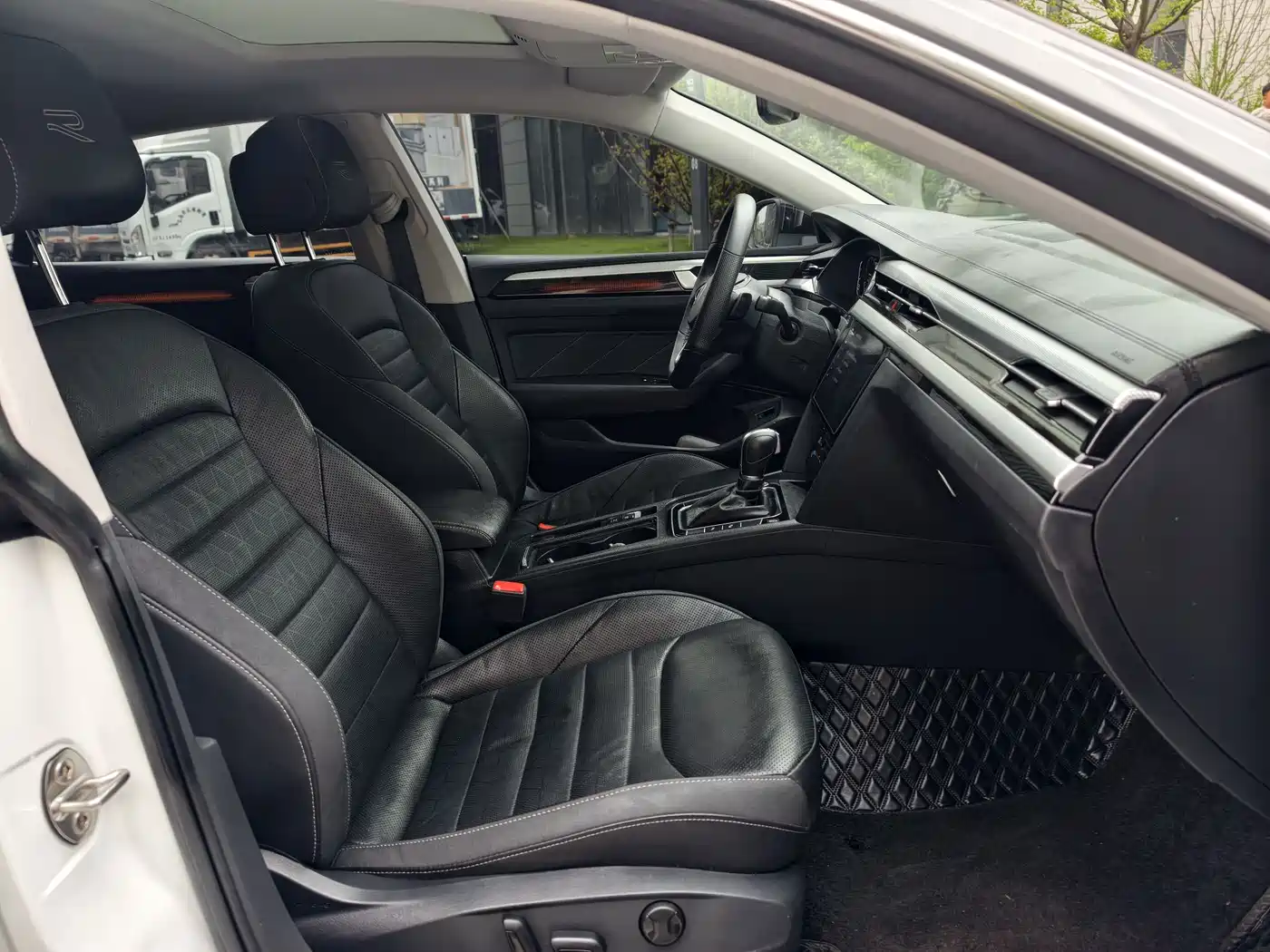 Volkswagen FAW-Volkswagen CC 2024 380TSI Eye-catching Edition фото 15