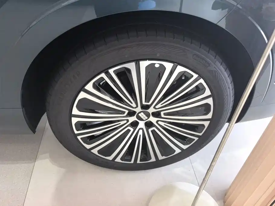 Geely Galaxy Galaxy M9 2026 2025 Base Model