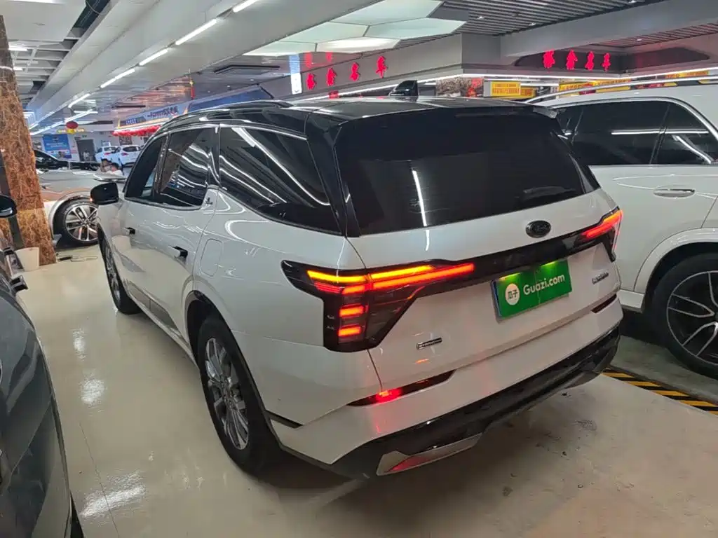 Фото 5 - Ford Edge