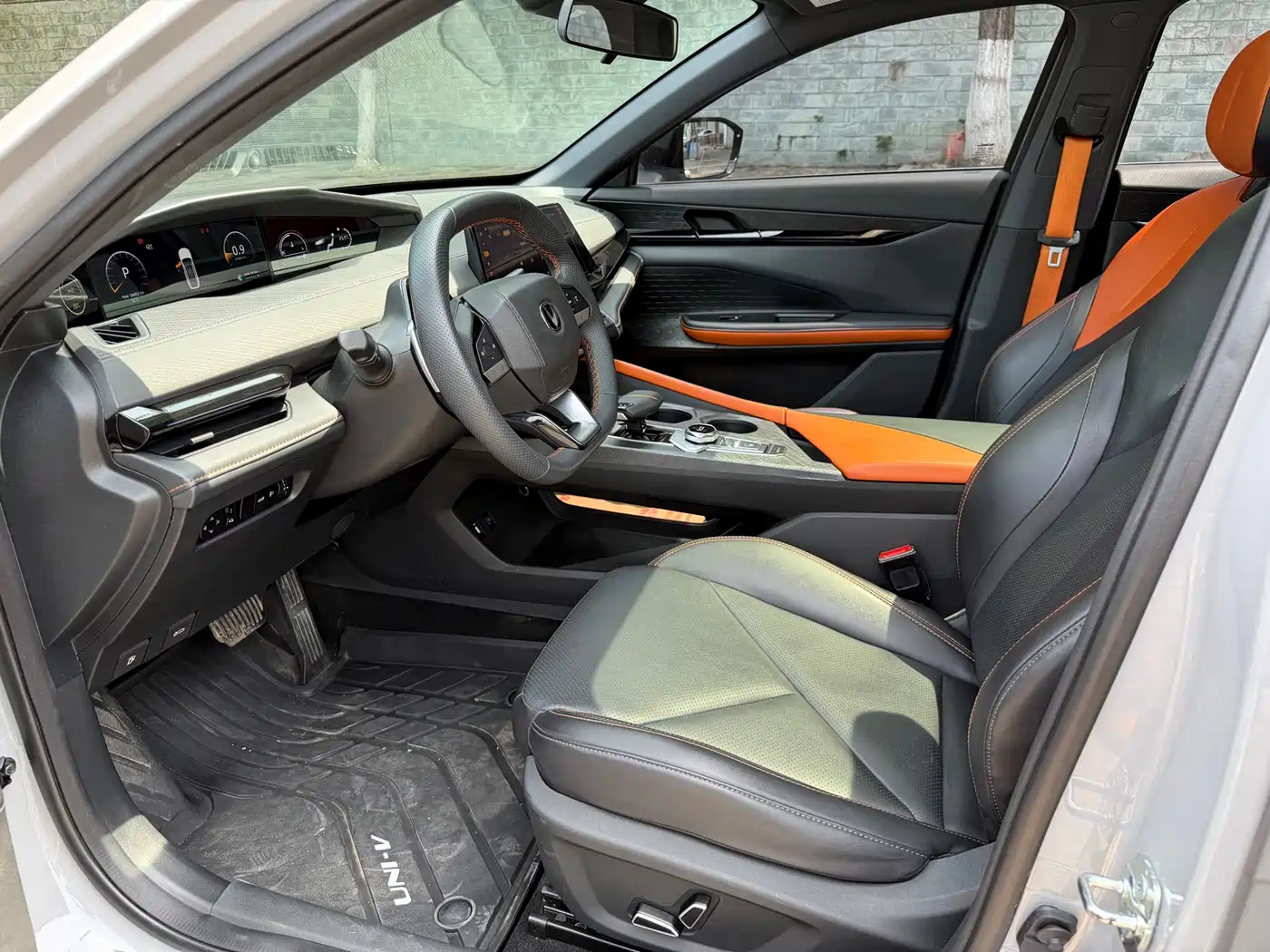 CHANGAN UNI-V