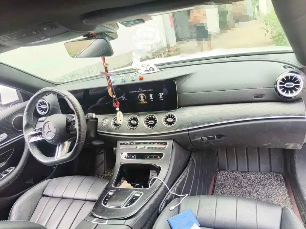 Mercedes-Benz E-Class, миниатюра 12