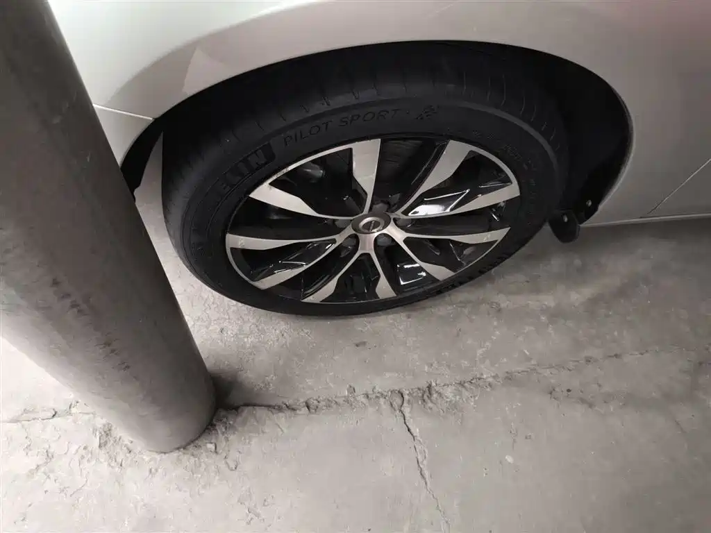 Фото 23 - Volvo S60
