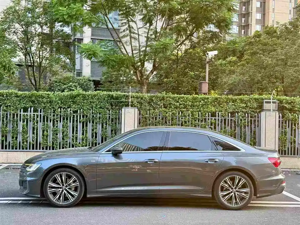 Photo 3 - Audi A6L