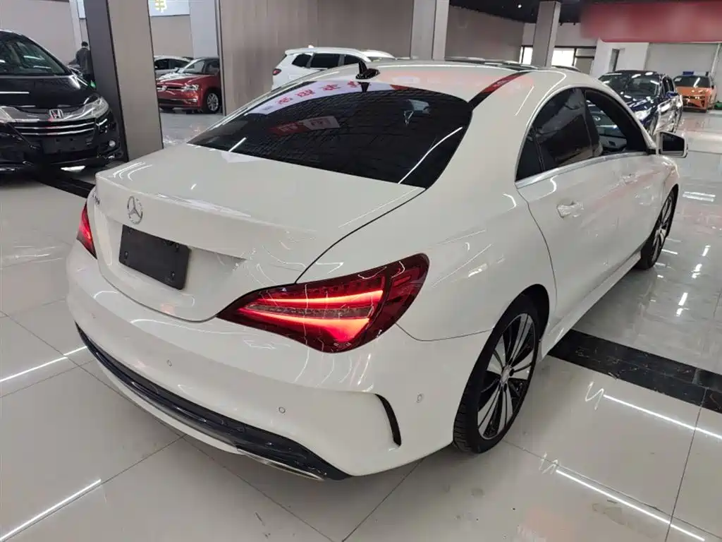 Mercedes-Benz CLA (Import) 2017 CLA 200 Fashion фото 7