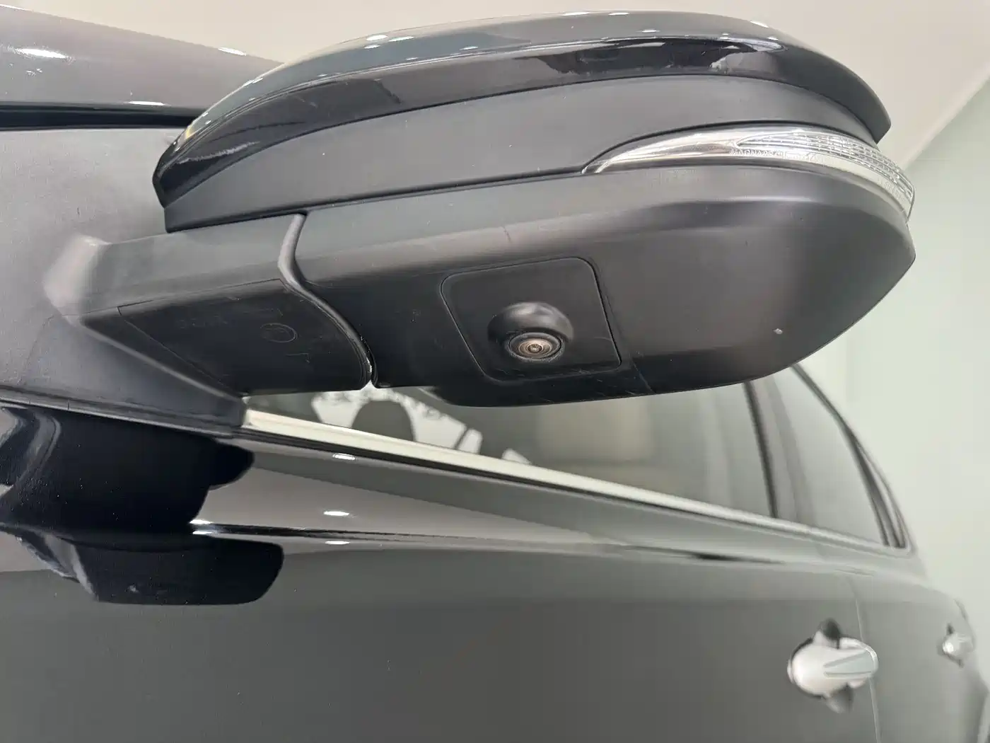Toyota RAV4 Rongfang 2016 2.0L CVT 2WD Trend (China V) фото 16