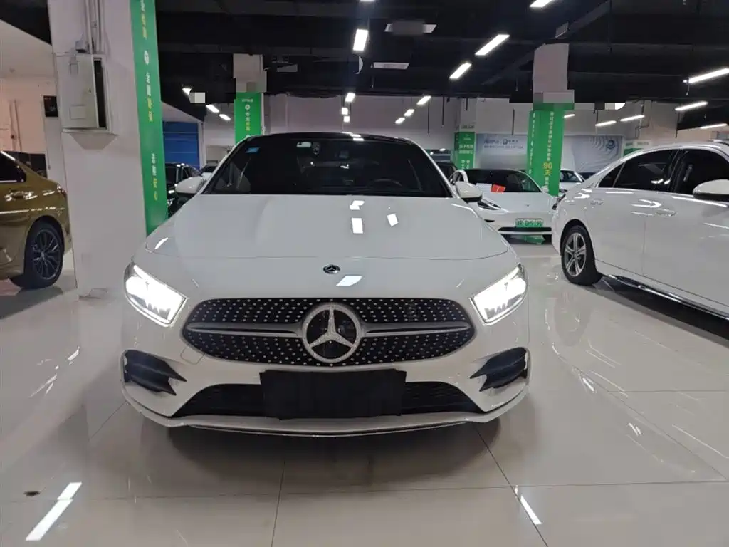 Mercedes-Benz A-Class 2020 A 200 L Sport Sedan фото 3