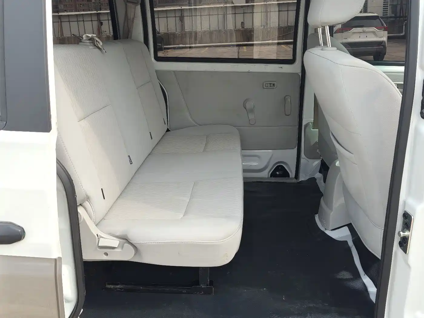 Jinbei New Hiace X30L 2023 2023 1.5L Fortune Bus 5/6/7-seater Central AC Version SWC15M