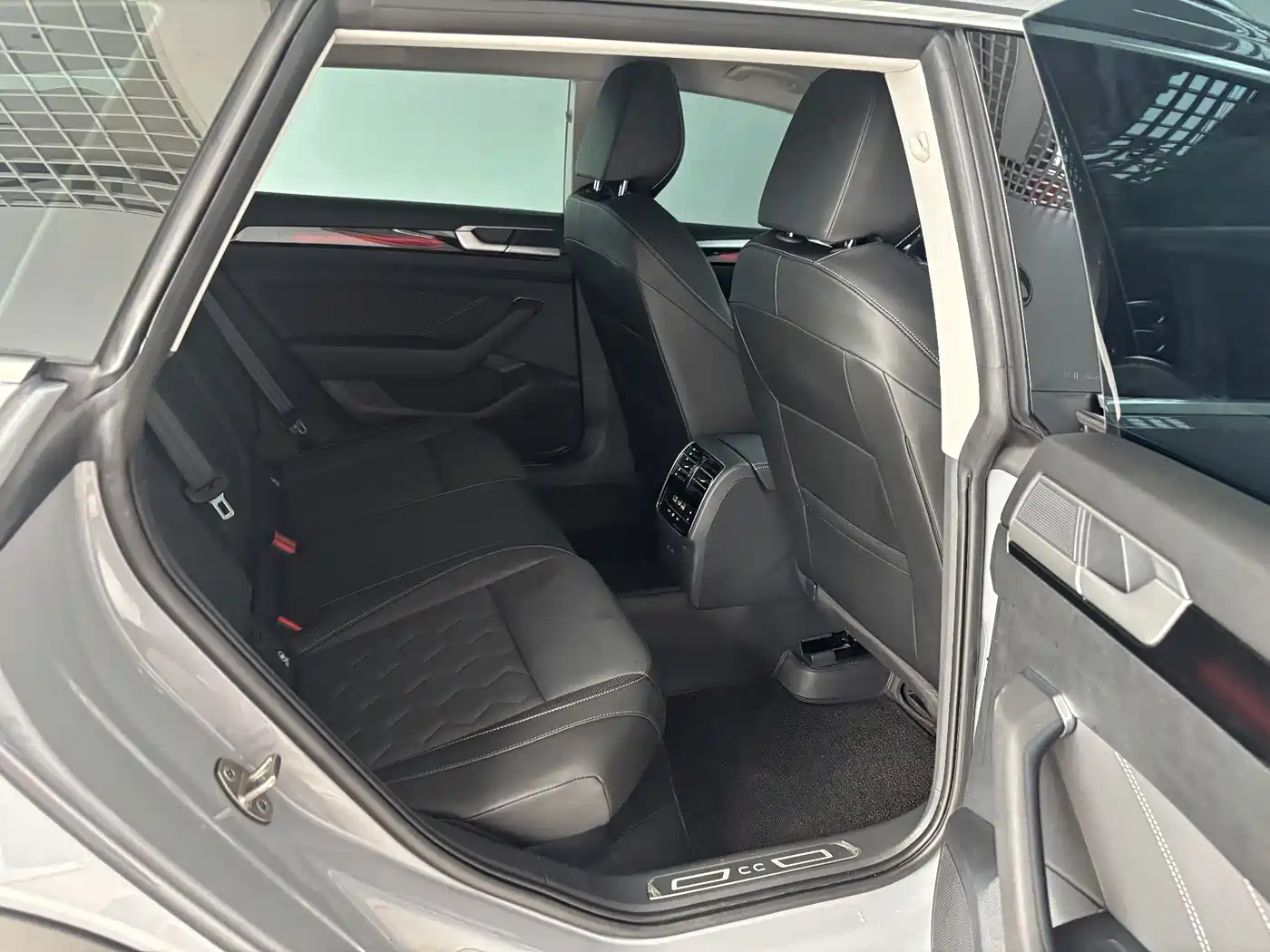 Volkswagen CC 2025 2026 Shooting Brake 380TSI Hunter's Heart 30 Million Special