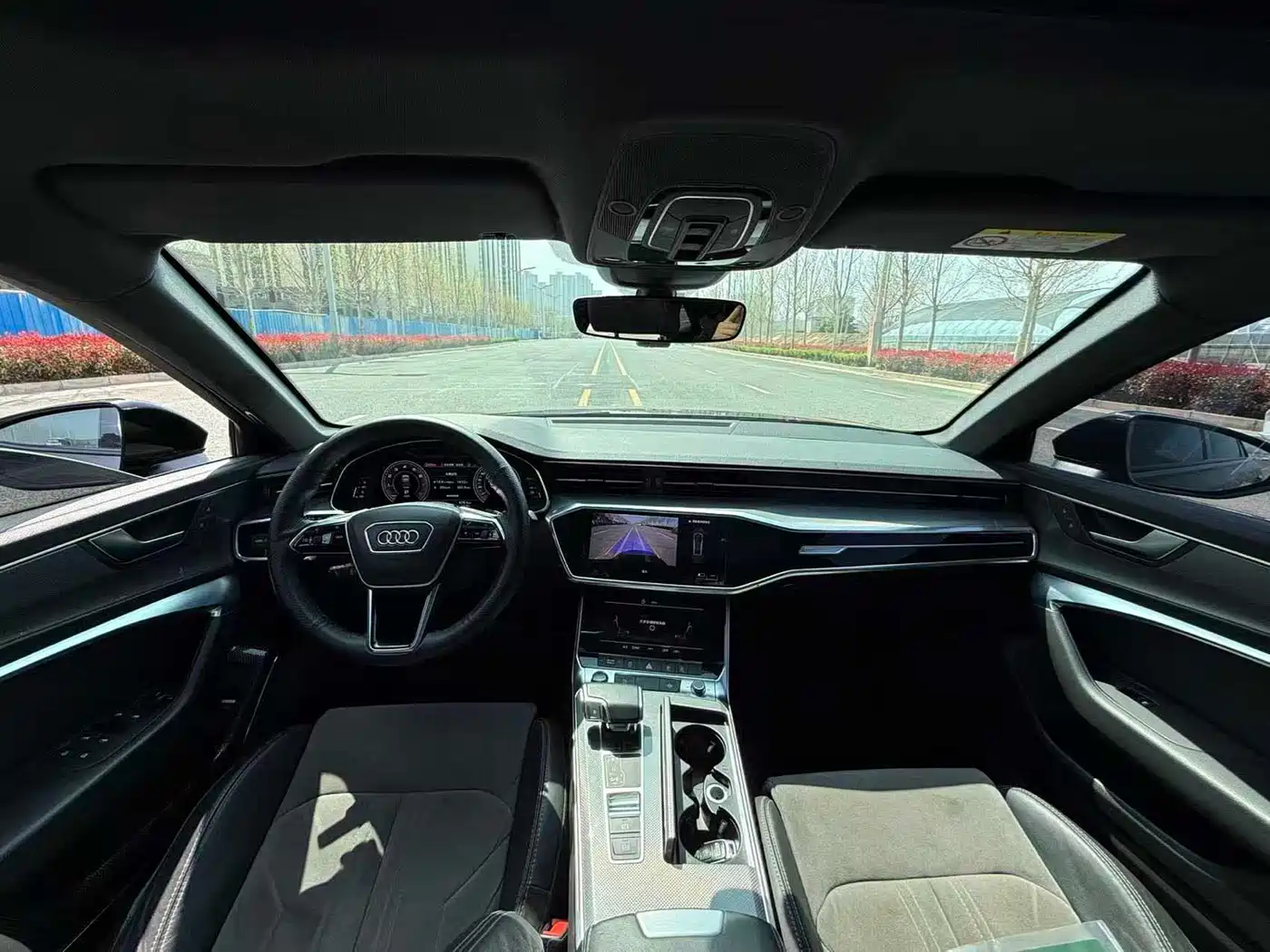 Фото 5 - Audi A6L