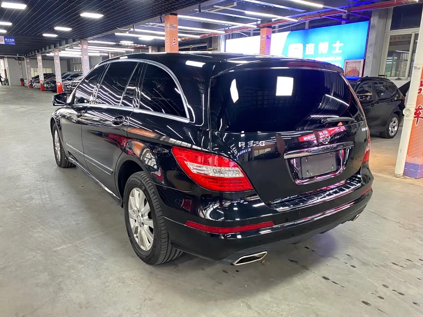 Mercedes-Benz R-Class 2017 R 320 4MATIC Business Collector's Edition фото 7