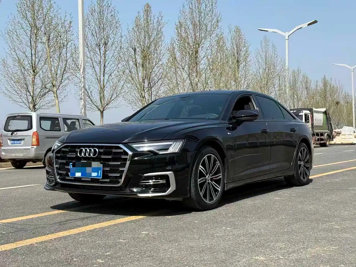 Фото 1 - Audi A6L