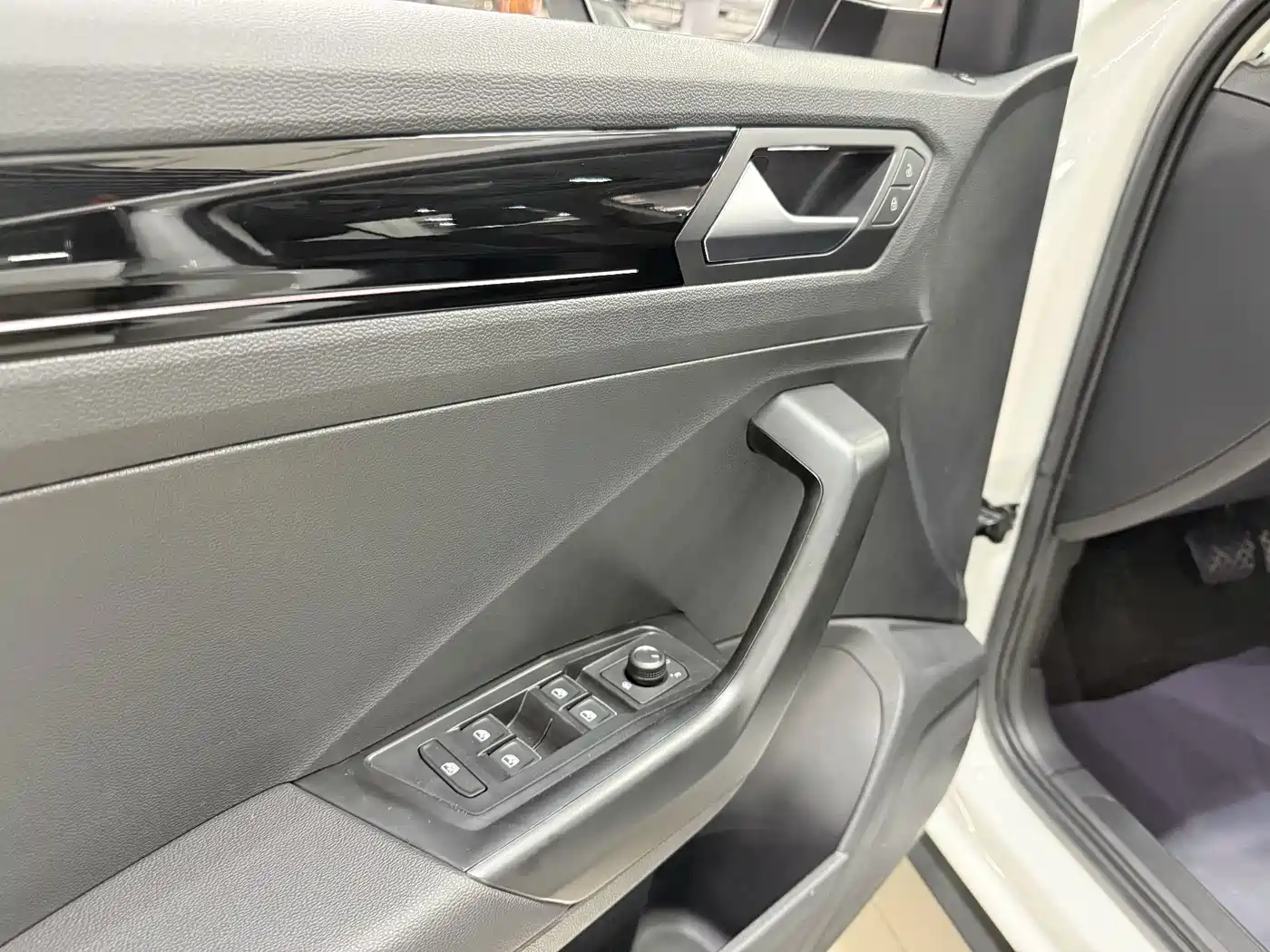 Volkswagen T-ROC 2023 2022 280TSI DSG 2WD Comfort PLUS